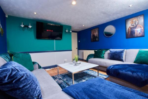 The Exquisite Edinburgh Duplex Sleeps 8